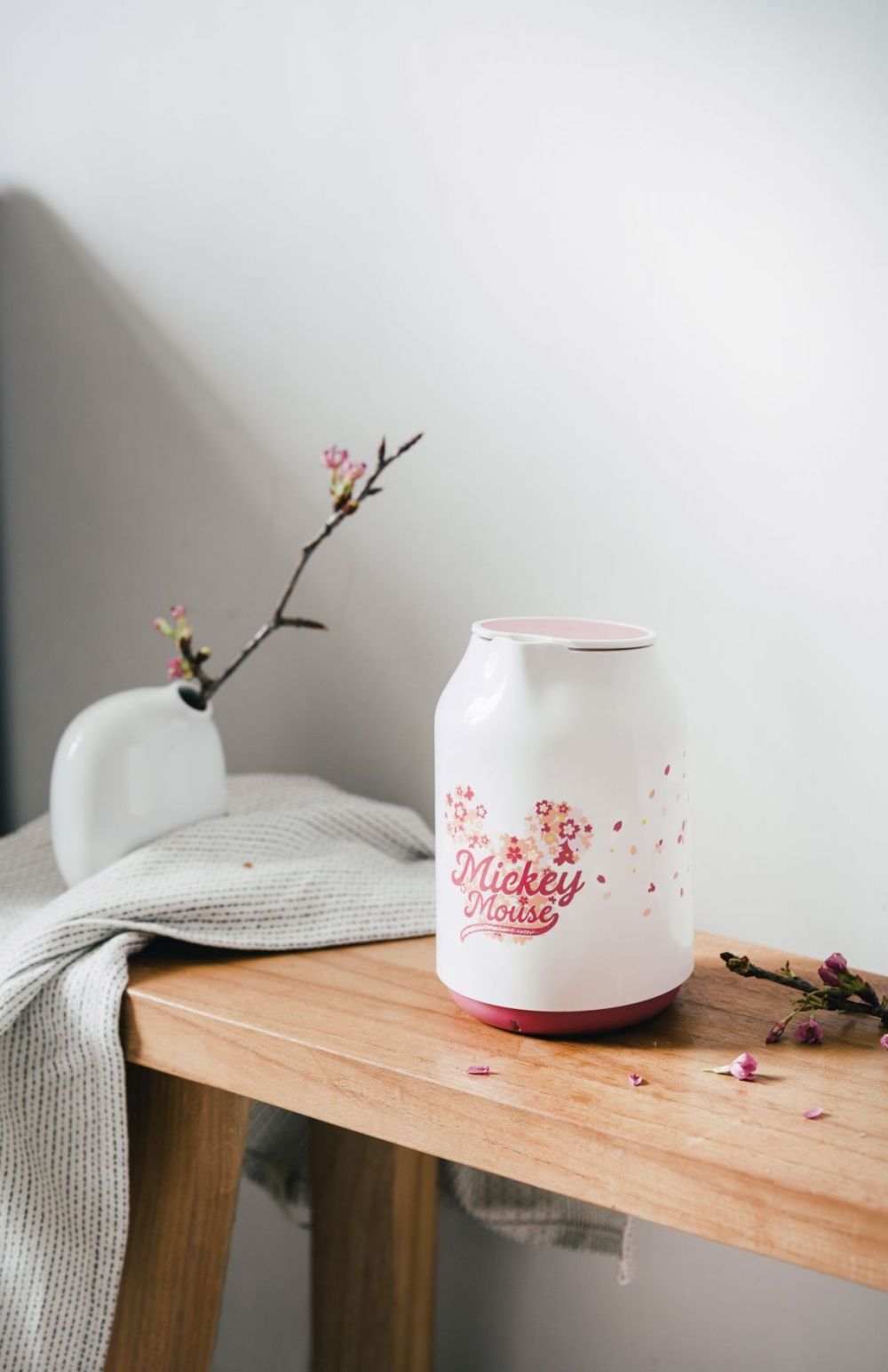 ▲KETTLE香氛機每秒250萬次的超音波震盪，將每一滴精油蘊含的植物生命力完整釋放。