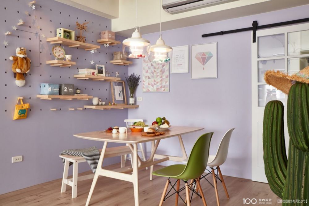 不用再收進櫥櫃裡，盡情展示收藏的設計