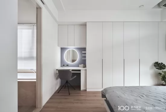 房間小也不怕！化妝台設計精緻又實用