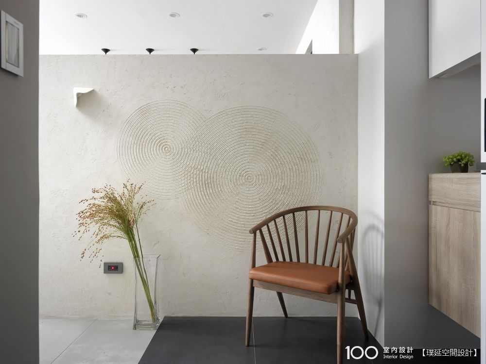 中性色調X粗糙感塗料，寧靜系客廳這樣打造最到位