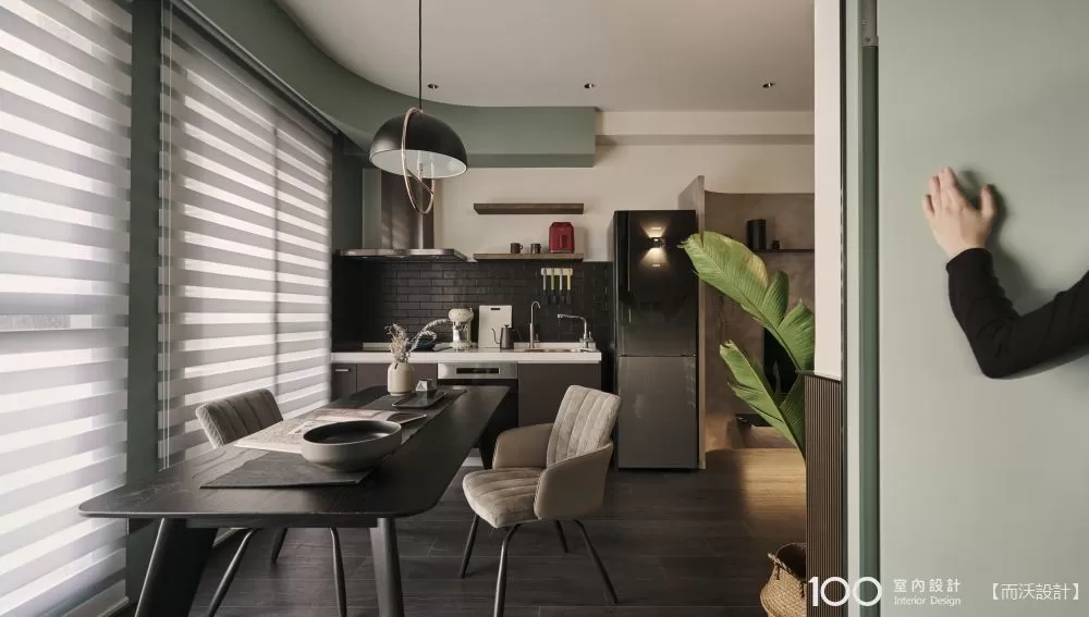 圖片由而沃設計提供,看看這個作品的其他部分。