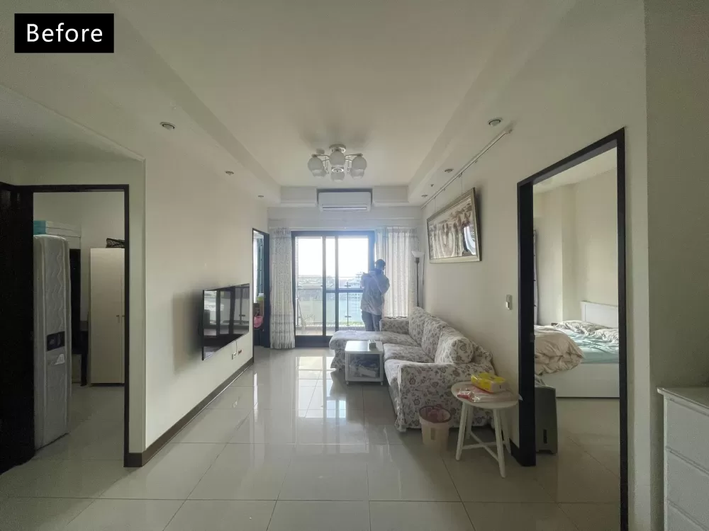 1-before-客廳將天花板拆除重作,改造為水平一致的平釘天花板,拉高視覺上的空間感,也讓場域更通透、明亮。