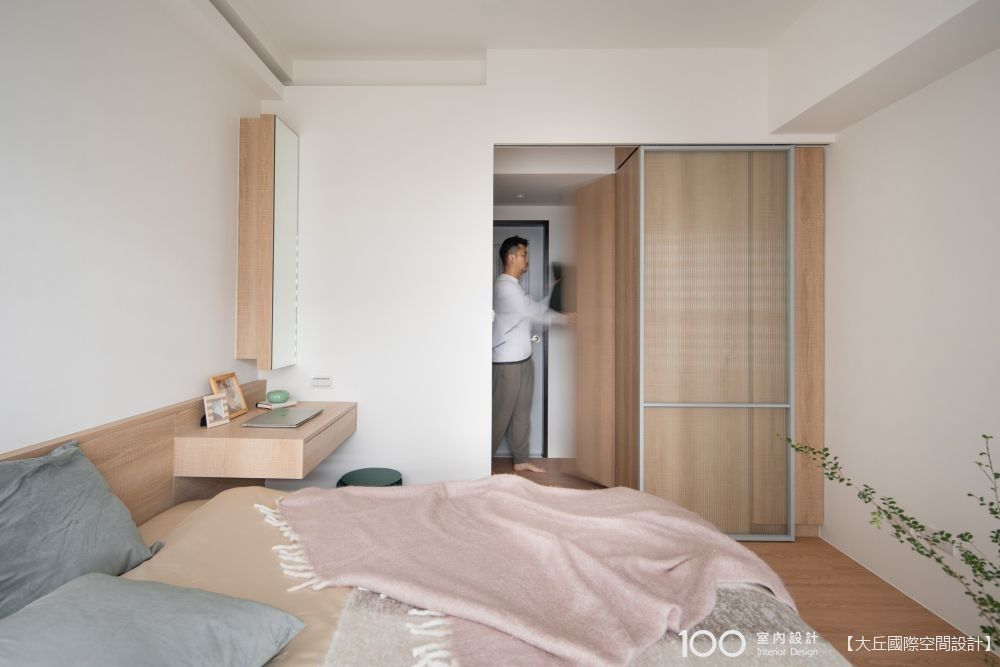 ▲將拉門拉上,視覺不會直接對到廁所,畫面更為整潔。