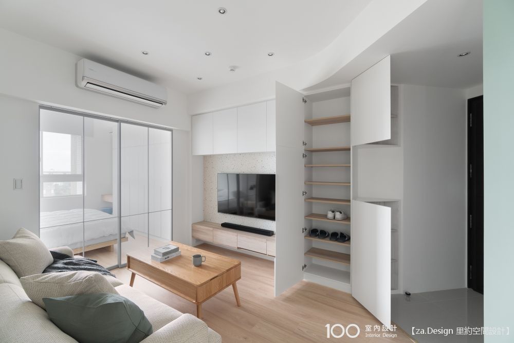 沒有玄關？櫃子「轉個向」，收納量竟比儲藏室還多？！