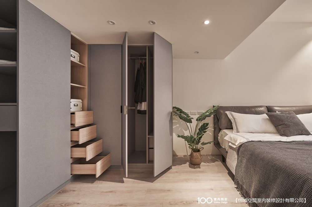 小房間別再傻傻做櫃子!改「這樣做」巨量衣物、寢具也超好收