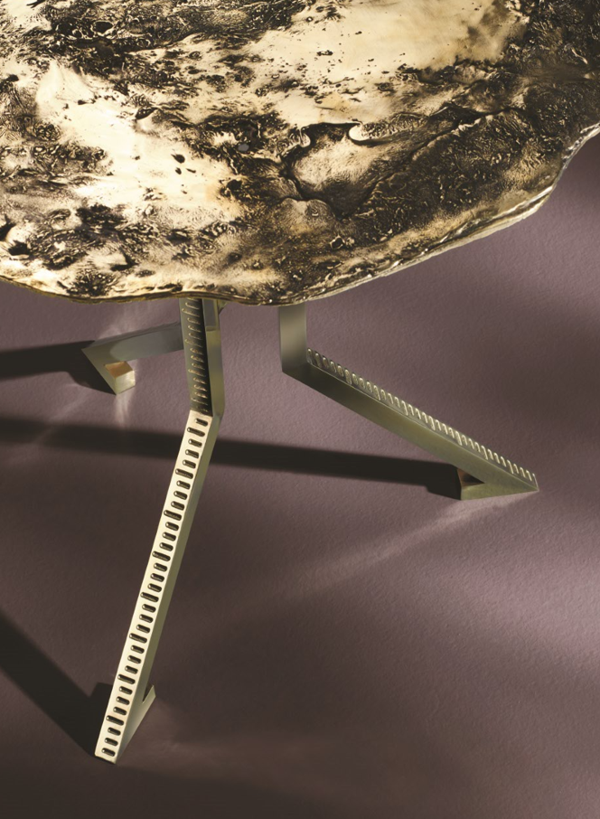 ▲Promemoria-Geber table