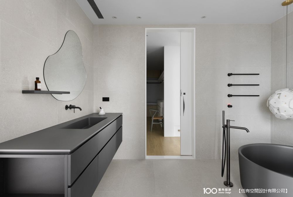 0-100歲都適用！​​全齡衛浴設計打造安全舒適的多功能空間