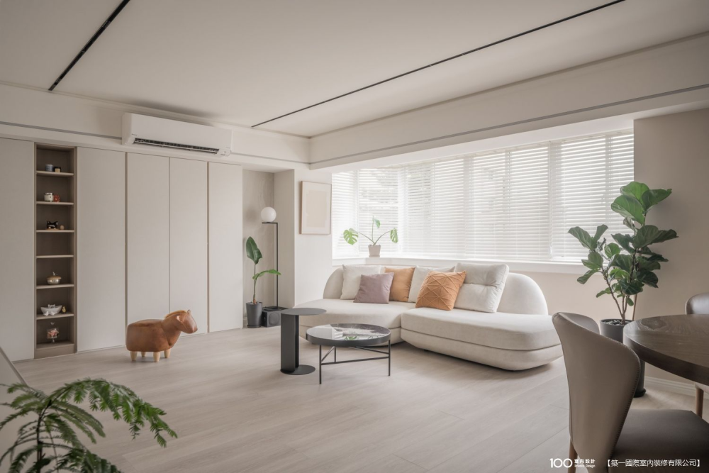 【開箱奶茶圓弧宅】格局大改造!公領域隔間打通,採光提升翻倍寬敞