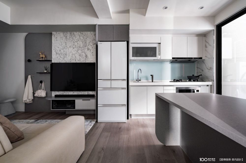 12坪不妥協！兩房合併增加更衣室、還有中島與樂高櫃，開箱工程師單身宅