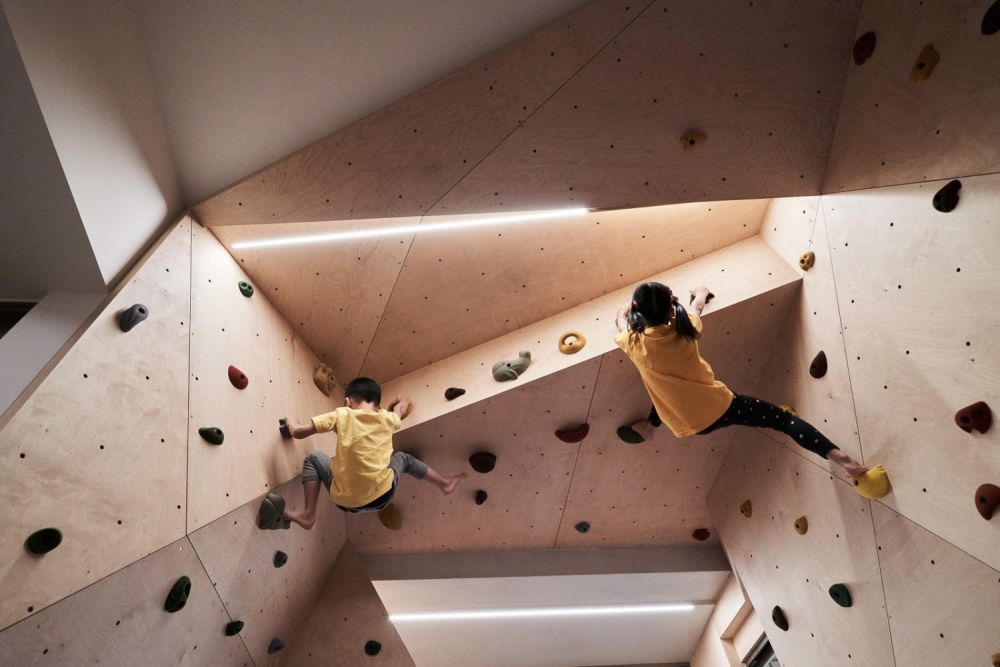 Climb and Hide