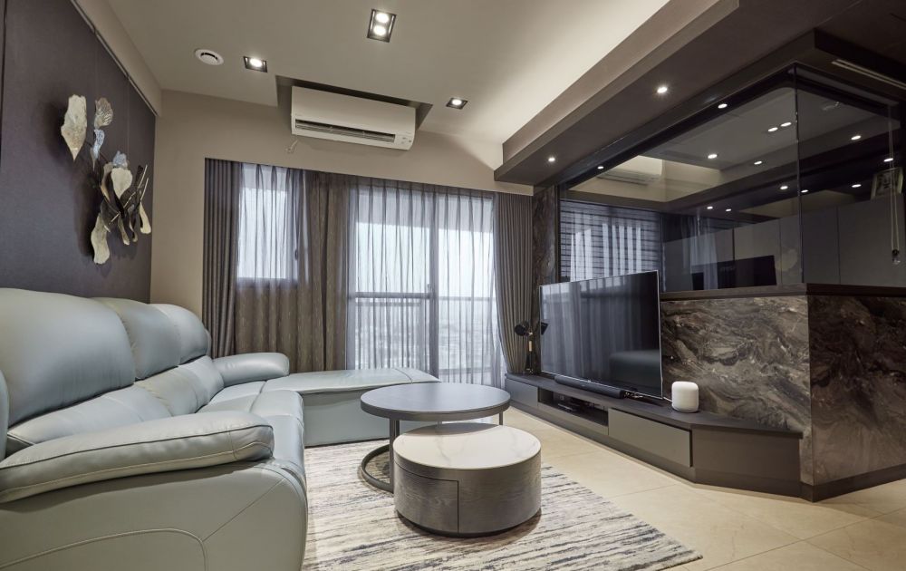 藍與黑的協奏曲