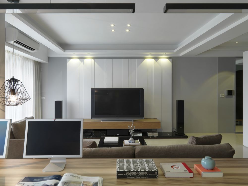 C HOUSE