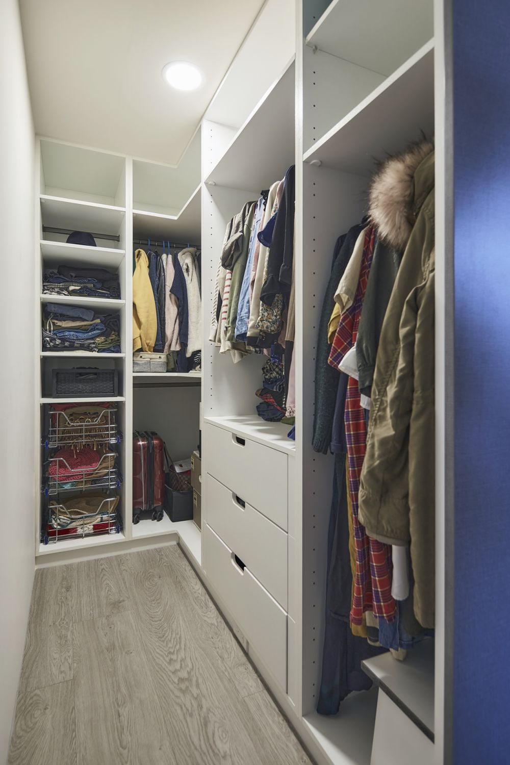 一體兩用「偷空間」!豐富多元美感機能 打造25坪美術老師文藝宅