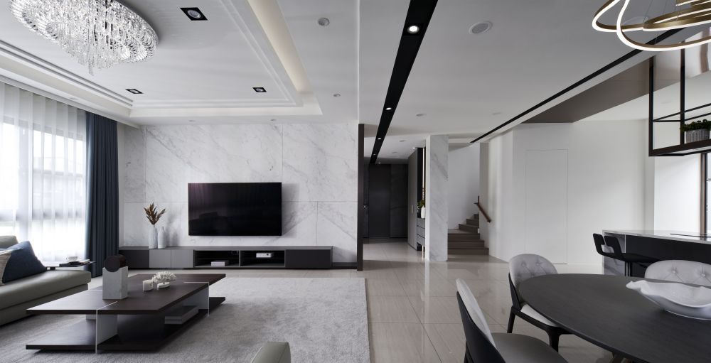 W HOUSE