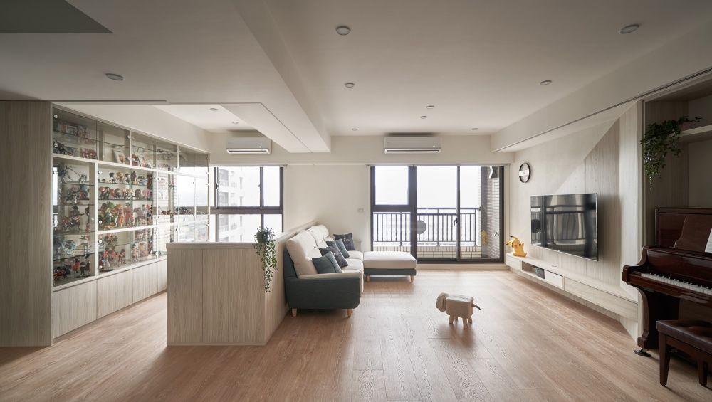 LL HOUSE