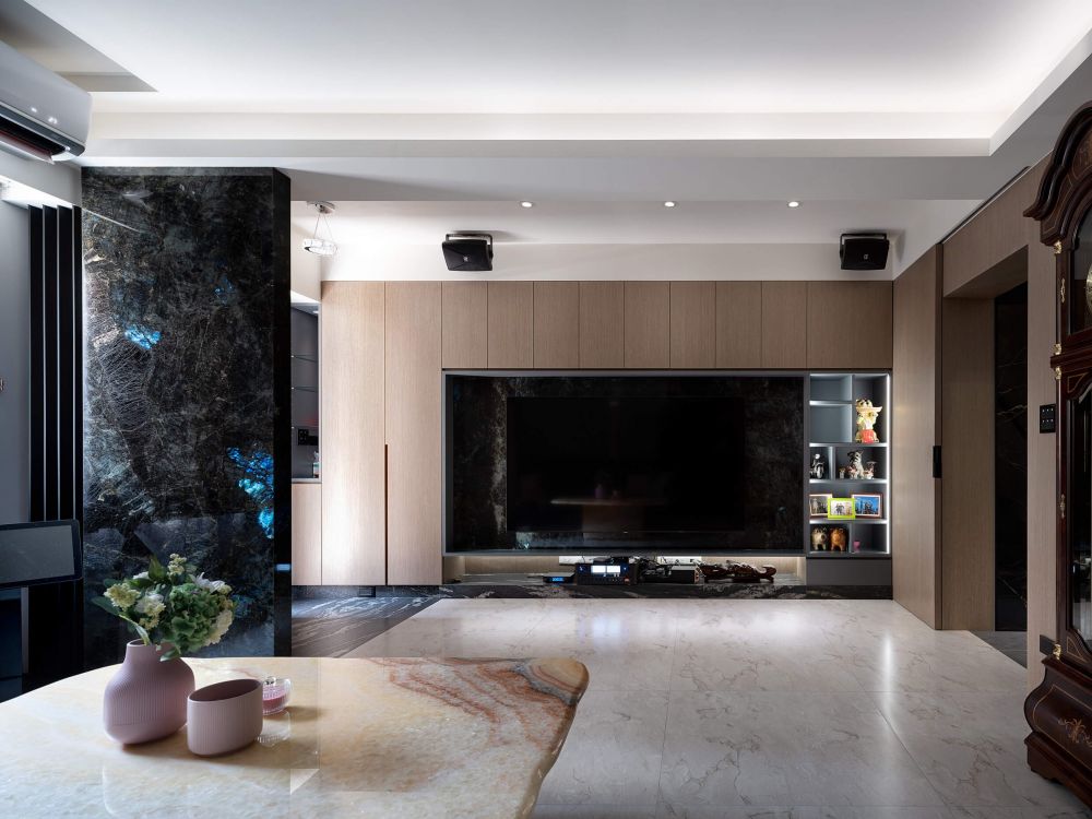 40年老宅搖身一變化身為現代輕奢宅