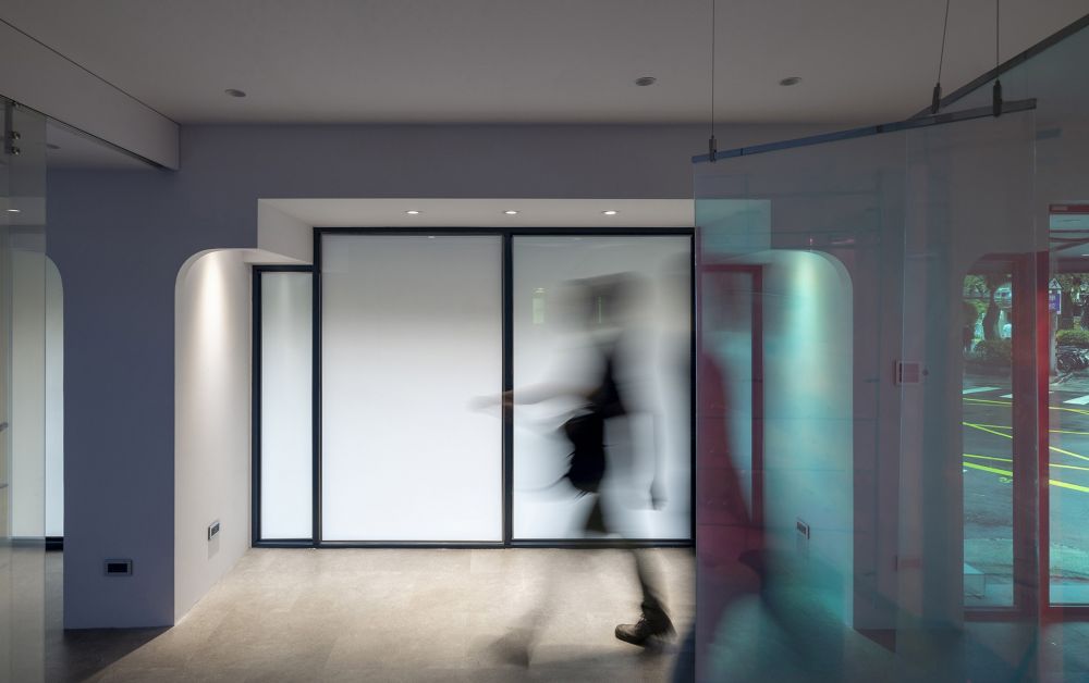 【展示空間|明星電控|無.介質】