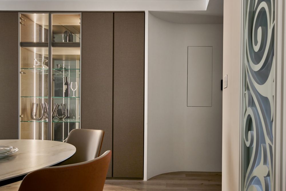 活用異材質精彩拼接,完美混搭+流暢圍塑,22坪現代氣質精品宅