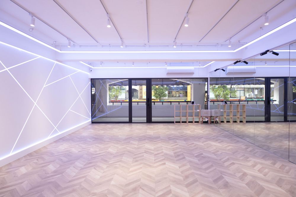 SPACE X MOON 舞蹈教室