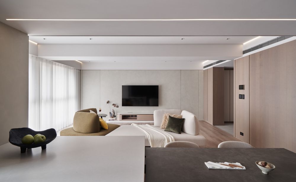 RESIDENT • ZHANG