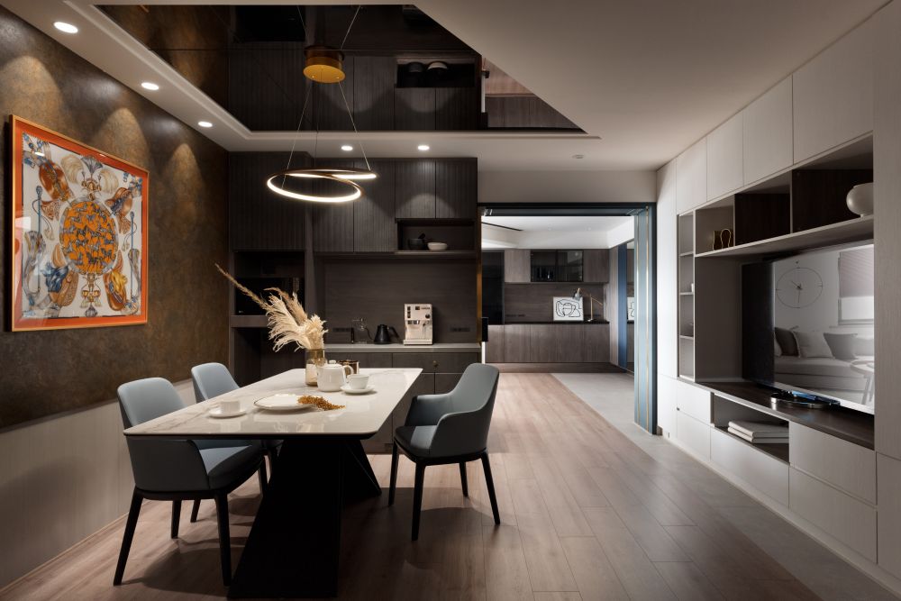 旭日東昇 【Sunrise in the East】