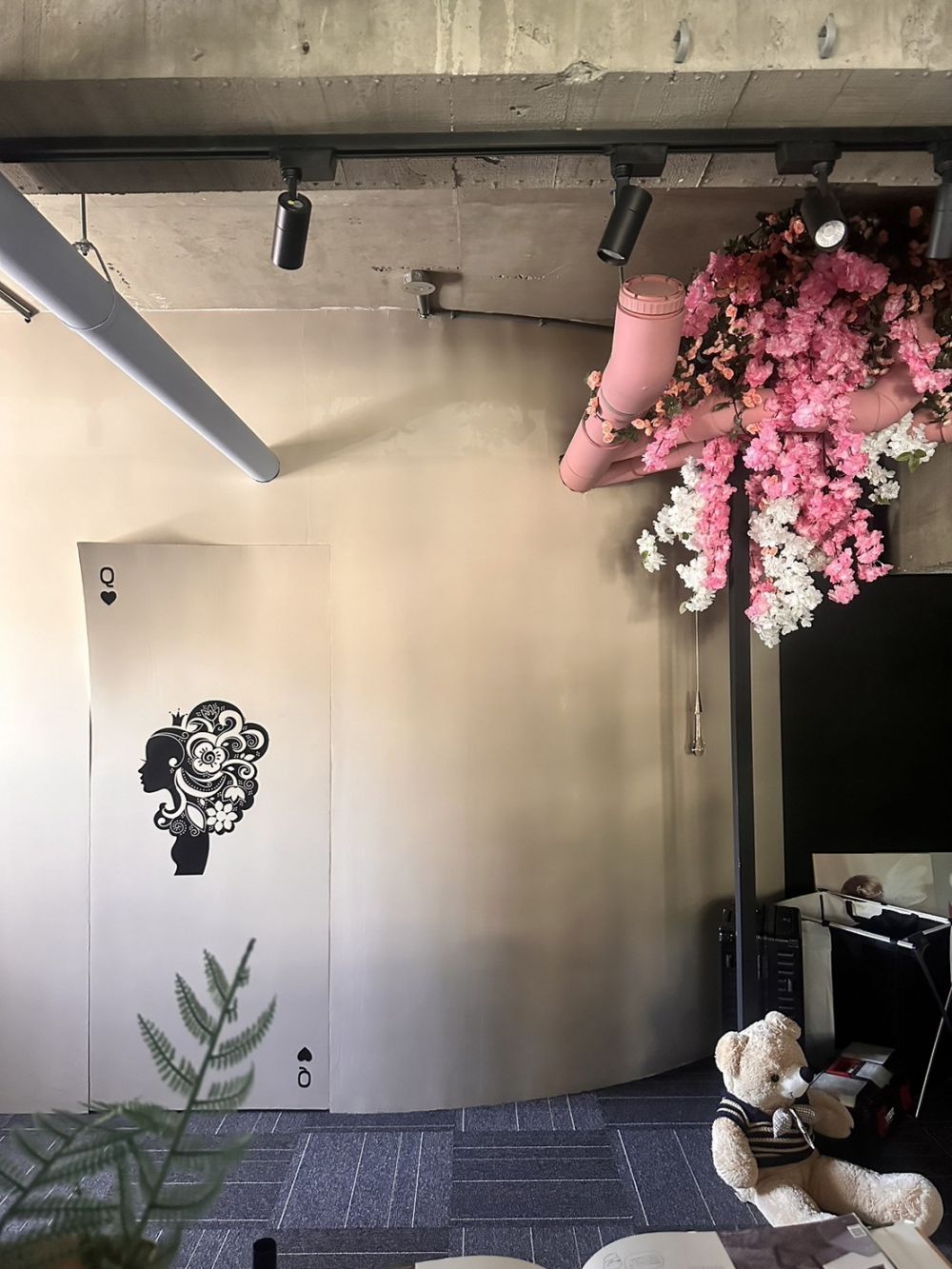 童話絮語-愛麗絲夢遊谷設計主題宅商空設計