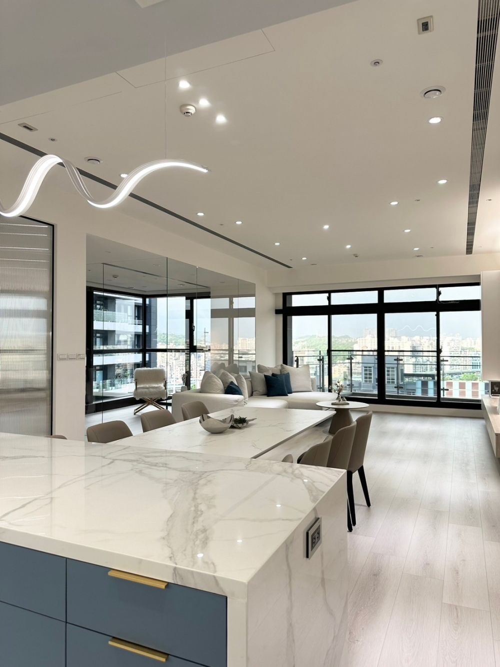 柔光金韻- 陽光輕奢現代美式宅