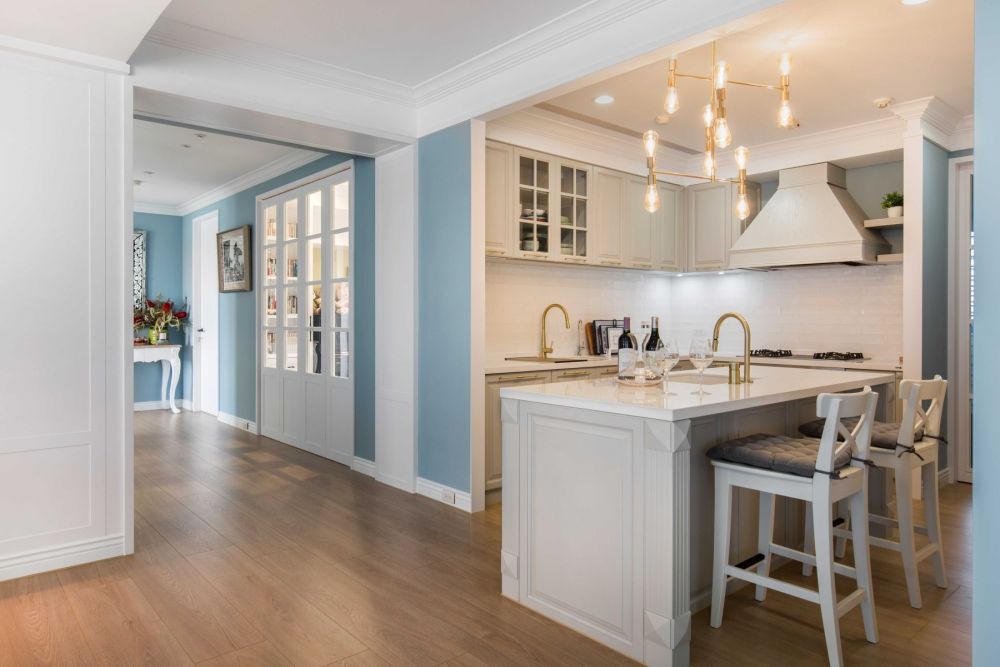 湖畔景緻的美式鄉村小屋