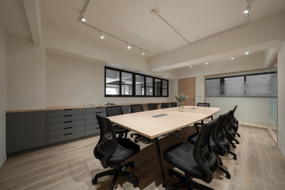 【Listen attentively 】