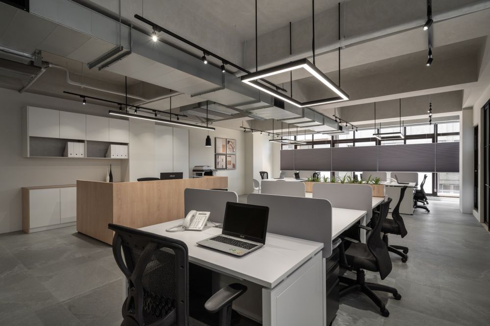 【Listen attentively 】