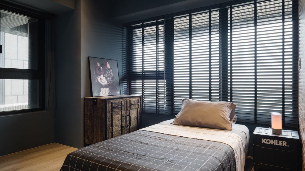 聆聽。海、風和自由