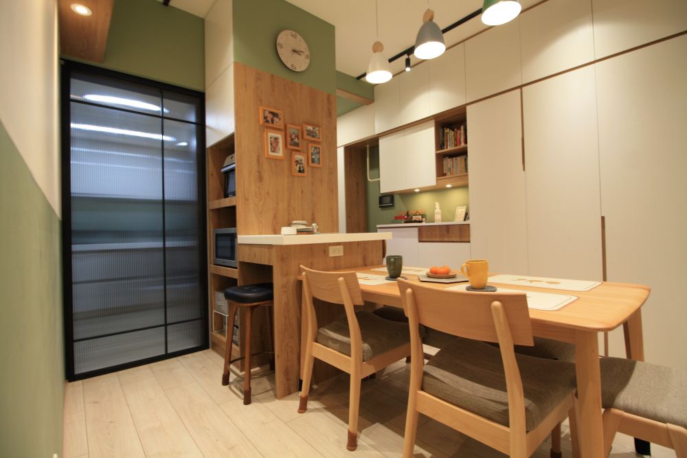 系統櫃X水泥灰X大地綠