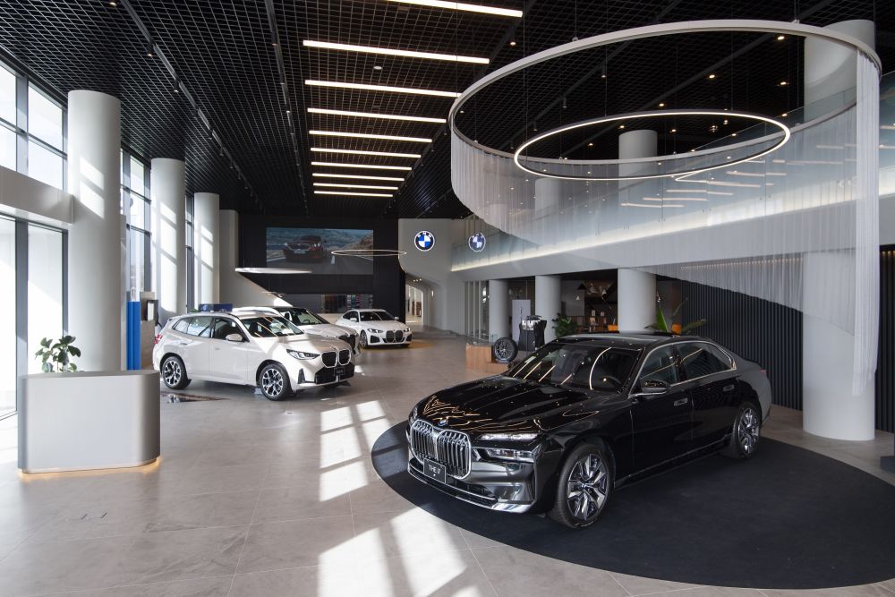 BMW彰化昌一展場