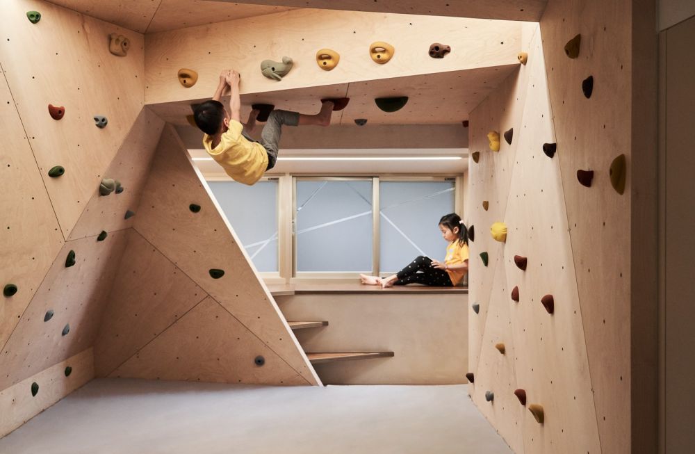 Hide and Climb