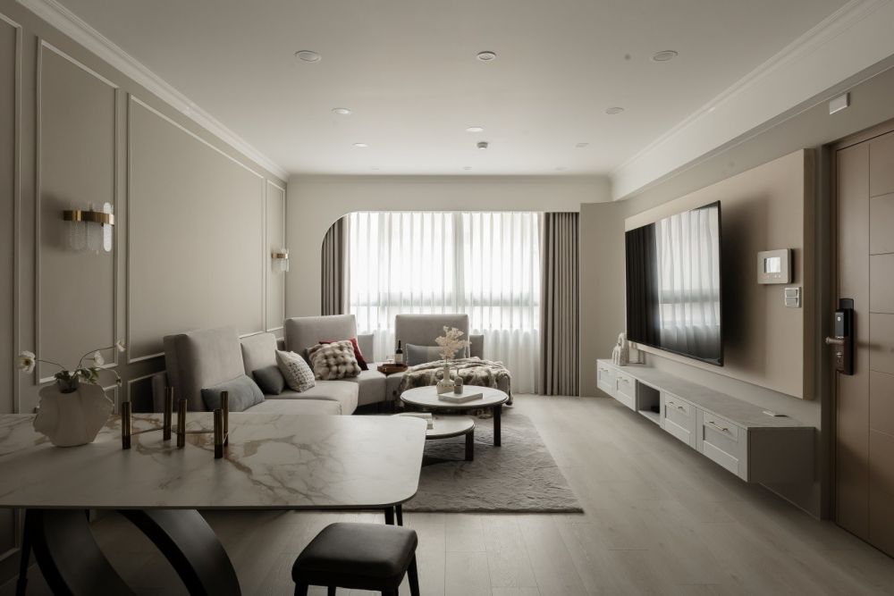 淺色空間加入線板、弧形設計，31坪中古屋變身優雅美式宅！