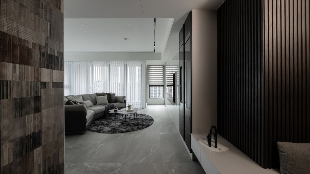 簡約線條、純粹色彩、溫暖燈光，打造38坪質感沉穩現代宅！