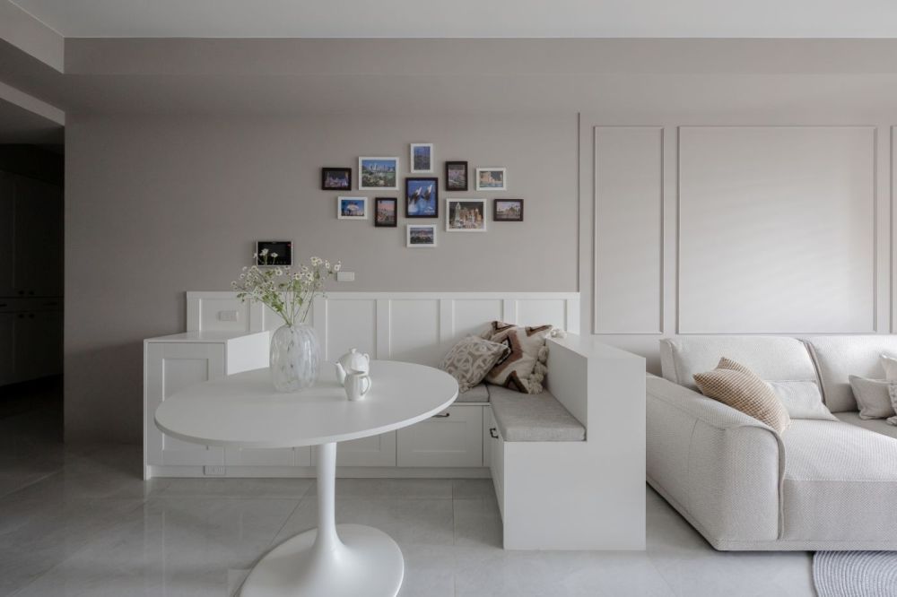 溫馨奶油白搭配質感石牆風格更到位，打造23坪陽光美式宅