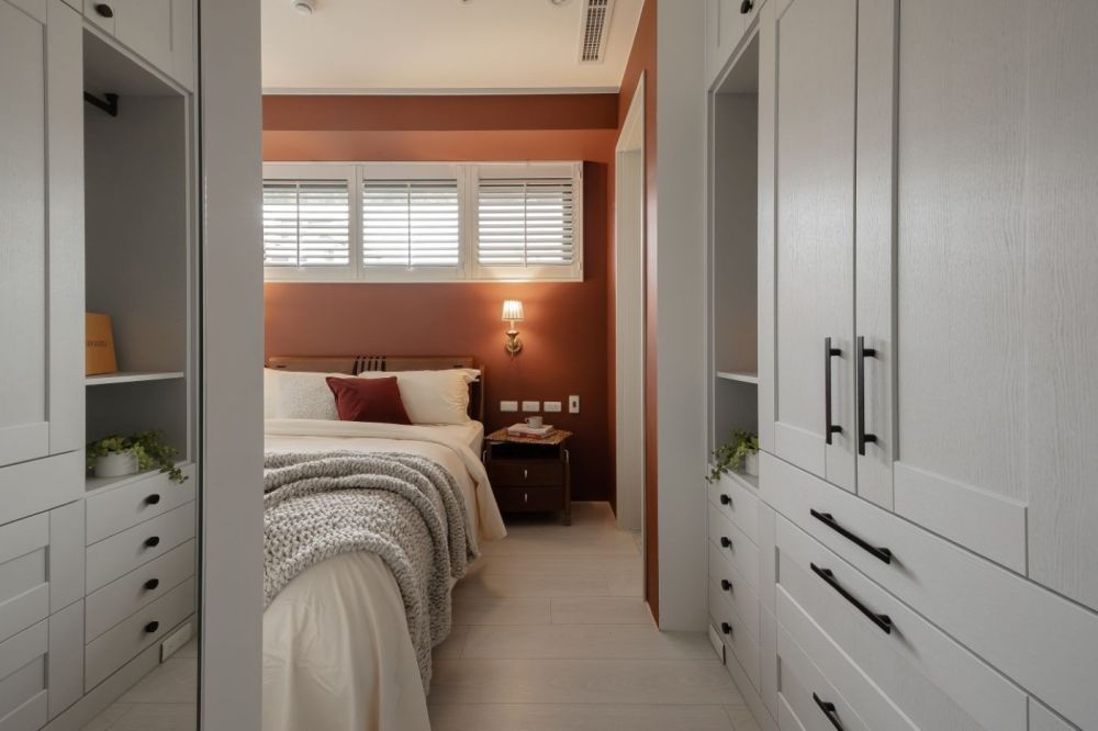 溫馨奶油白搭配質感石牆風格更到位，打造23坪陽光美式宅