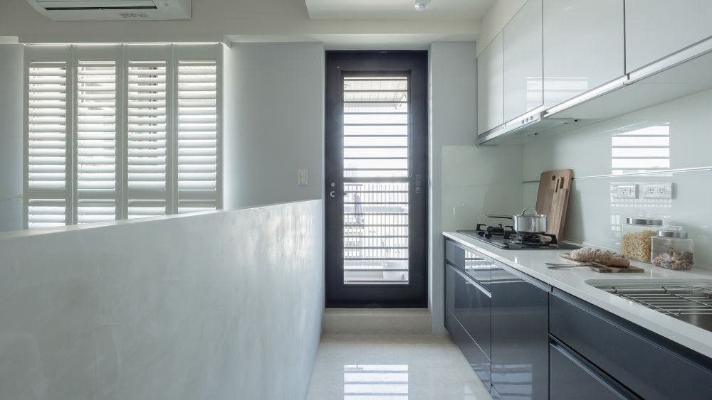 純白宛如置身精緻異國風情，打造24坪英倫度假宅！