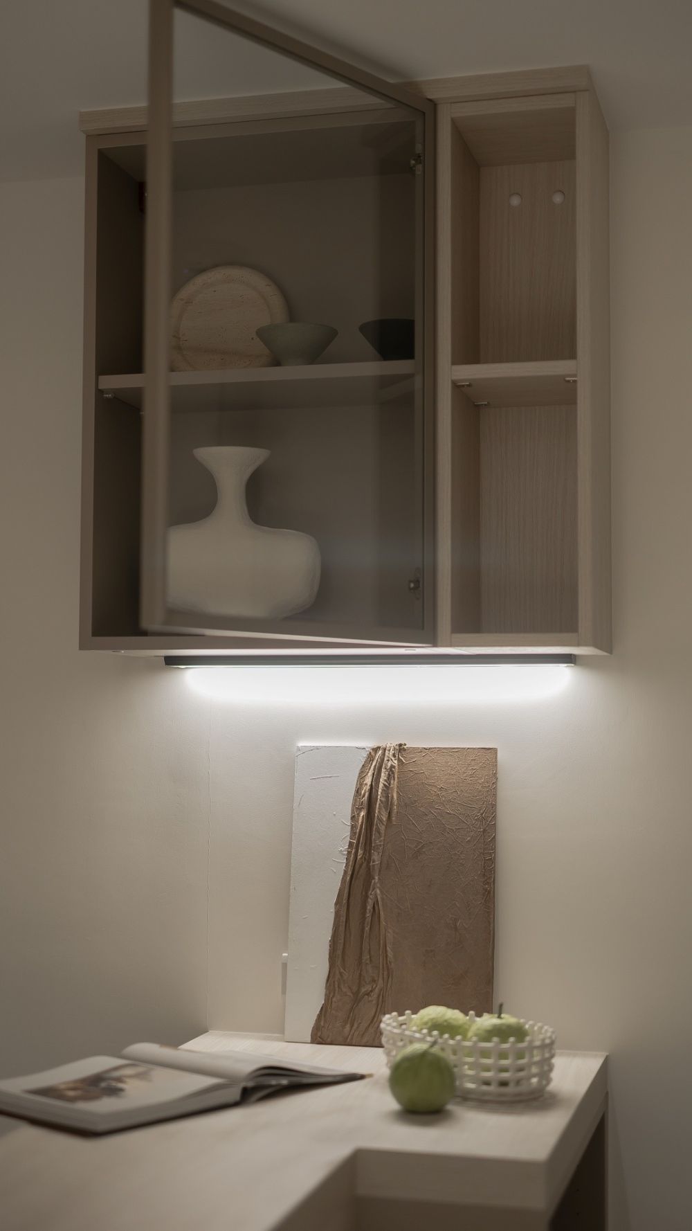 15坪北歐宅的系統櫃「隱形」收納術，空間感與實用性兼具！