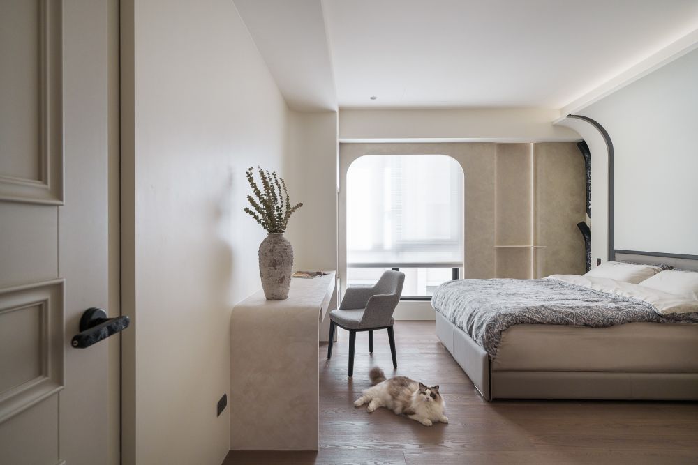 靜謐浪花裡的貓系日常|Sea, Silence & Soft Fur