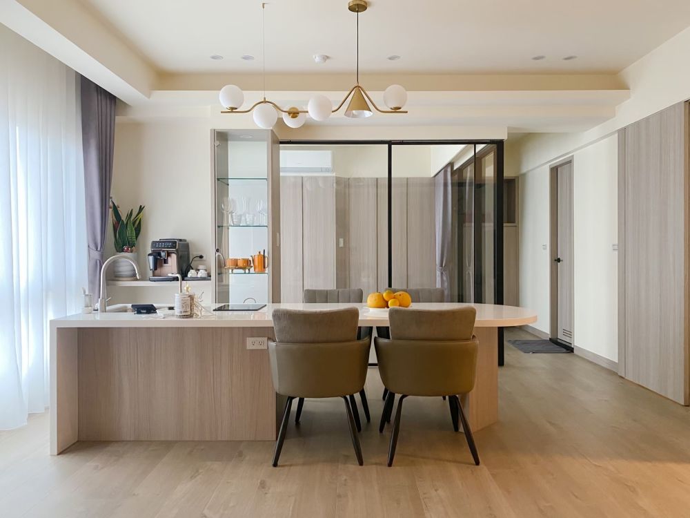 灰橡木的溫潤現代感