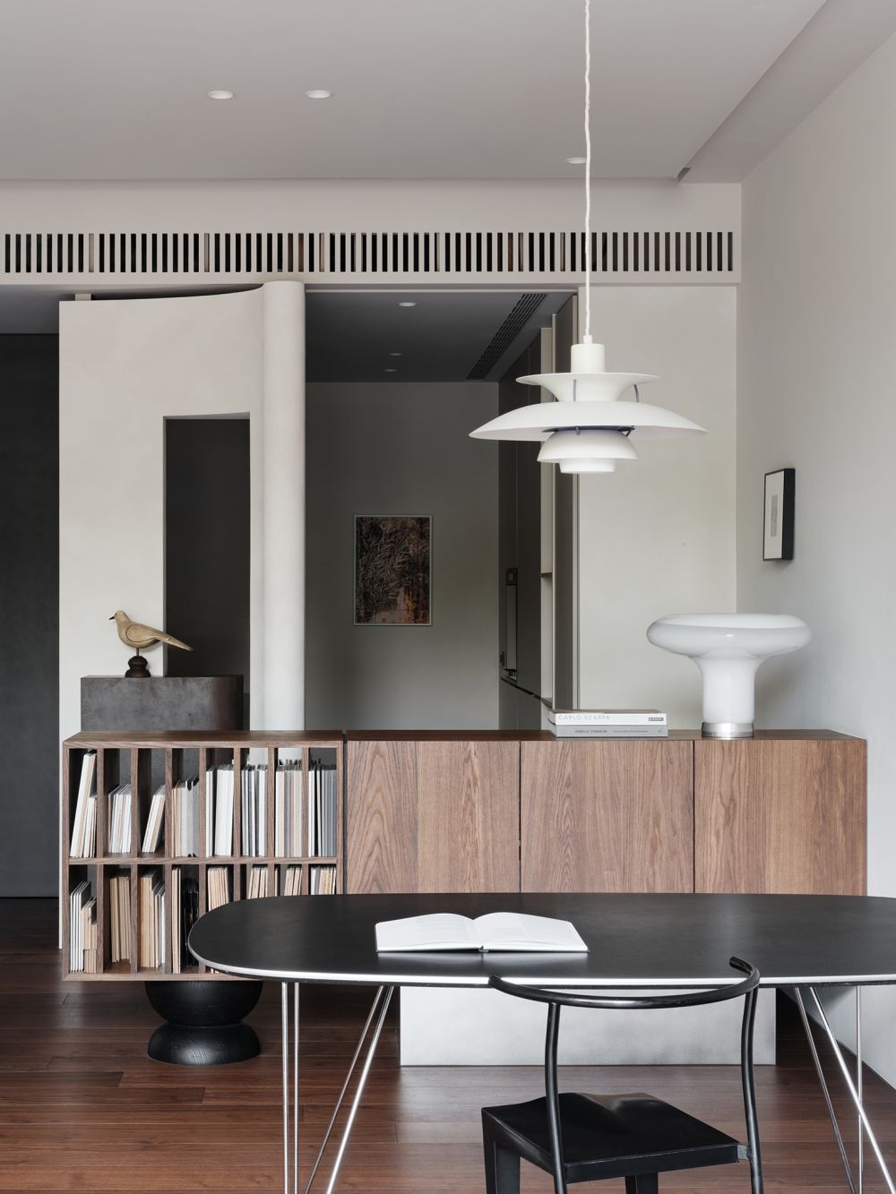 一方土裡圓形的人