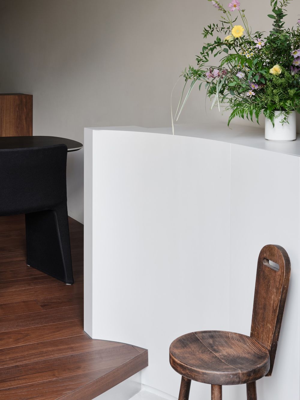 一方土裡圓形的人