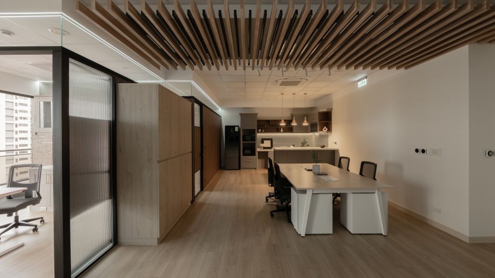 辦公氛圍不再冷冰!39坪溫潤木質商辦空間帶你看