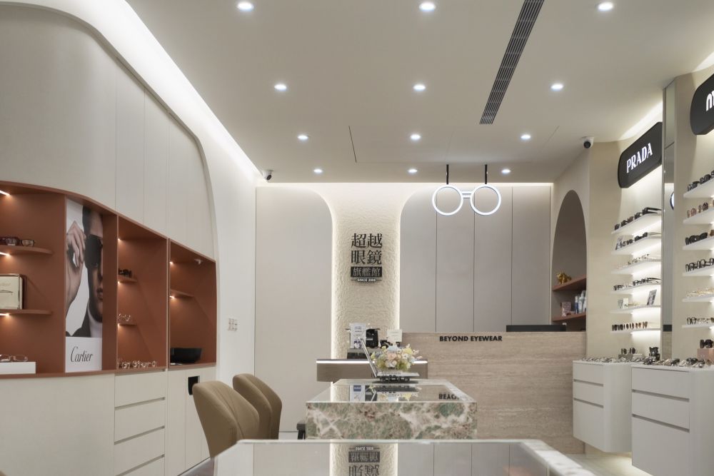 高雄精品眼鏡行|超越眼鏡
