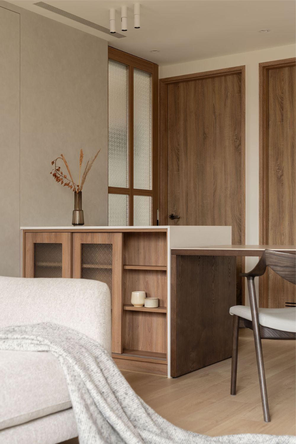 山嵐 023｜木紋與光影堆疊的日式居所