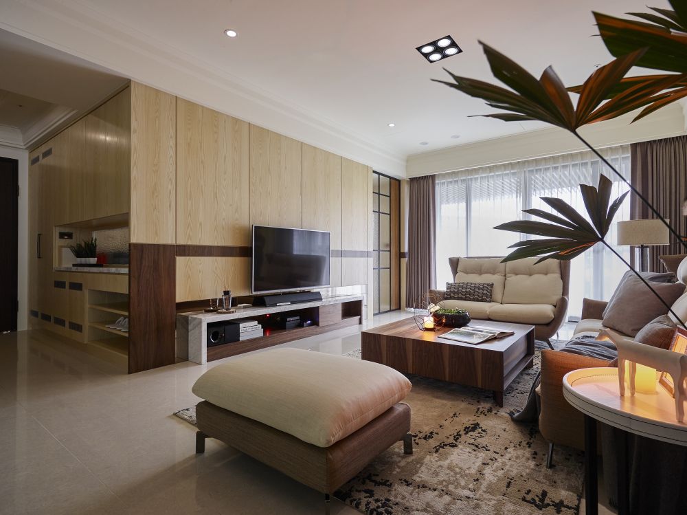 喧囂中的幽靜住宅