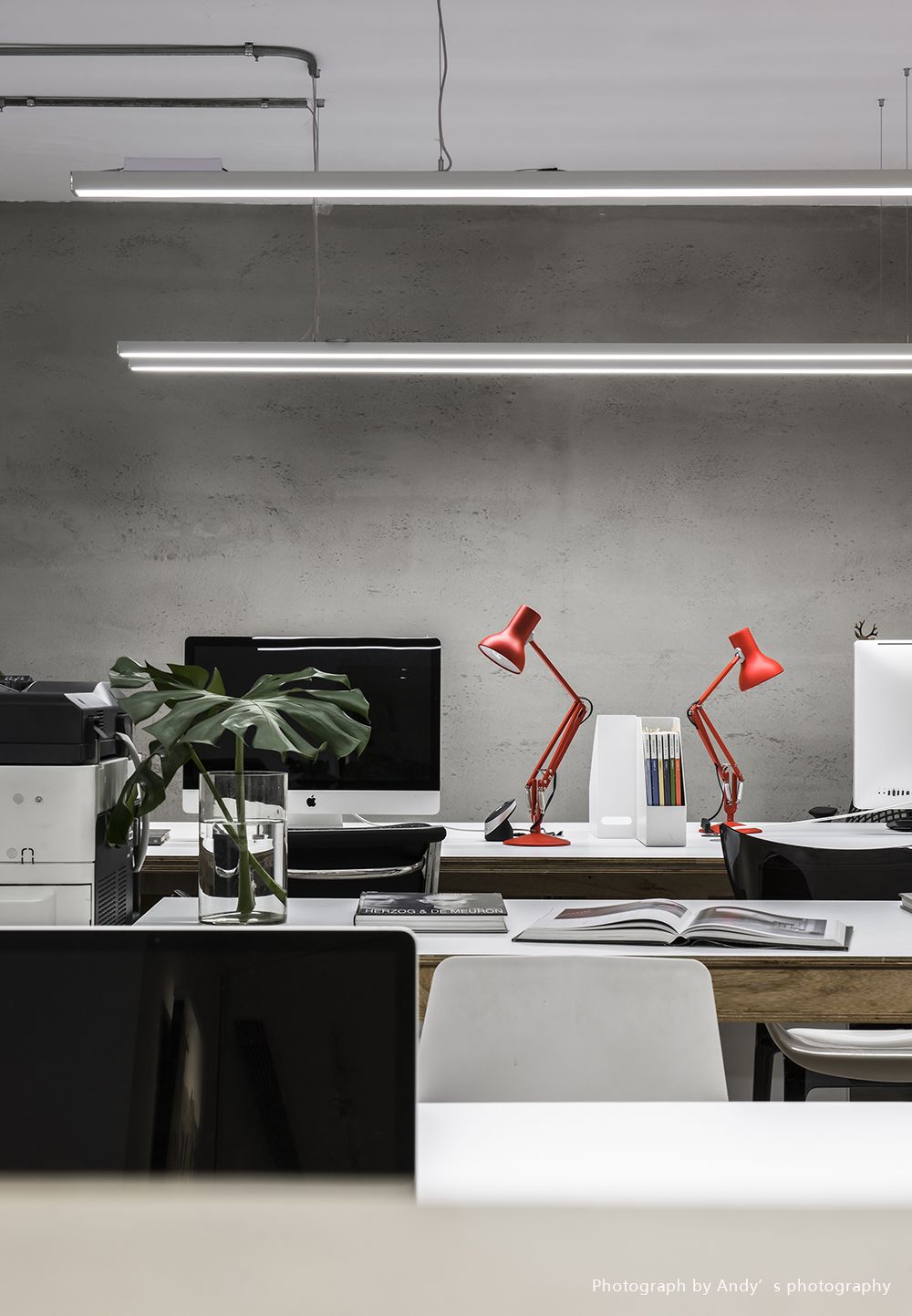 水泥粉光,玻璃,隔間