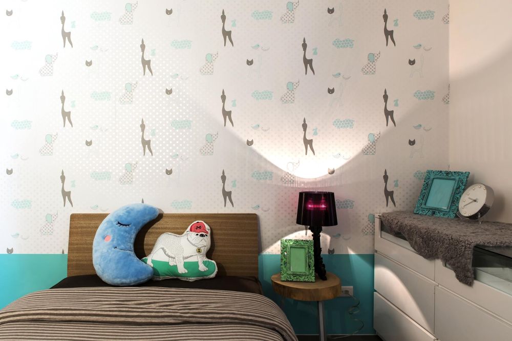 山靜雲初吐 霏微觸石新